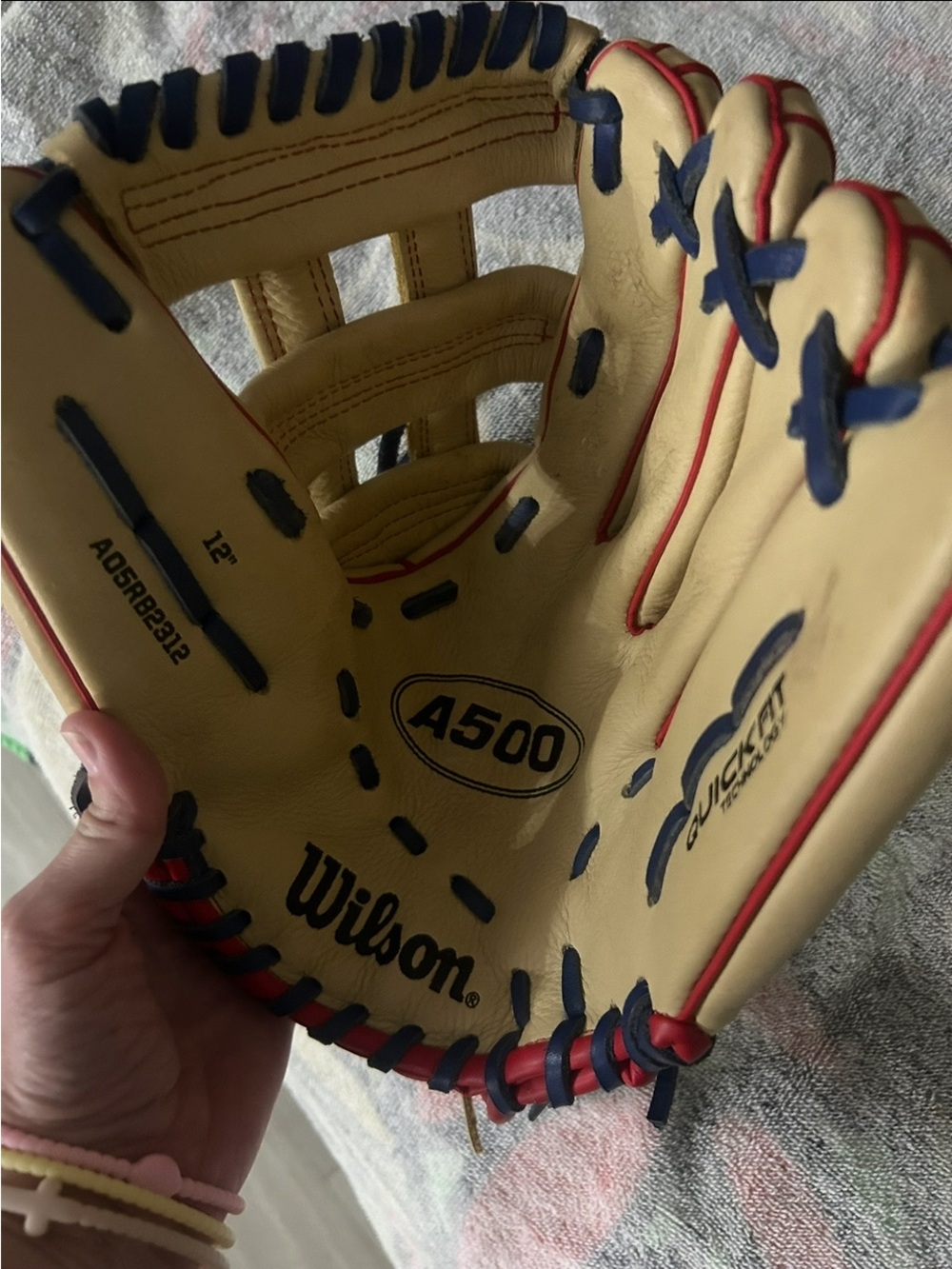 Kids baseball glove